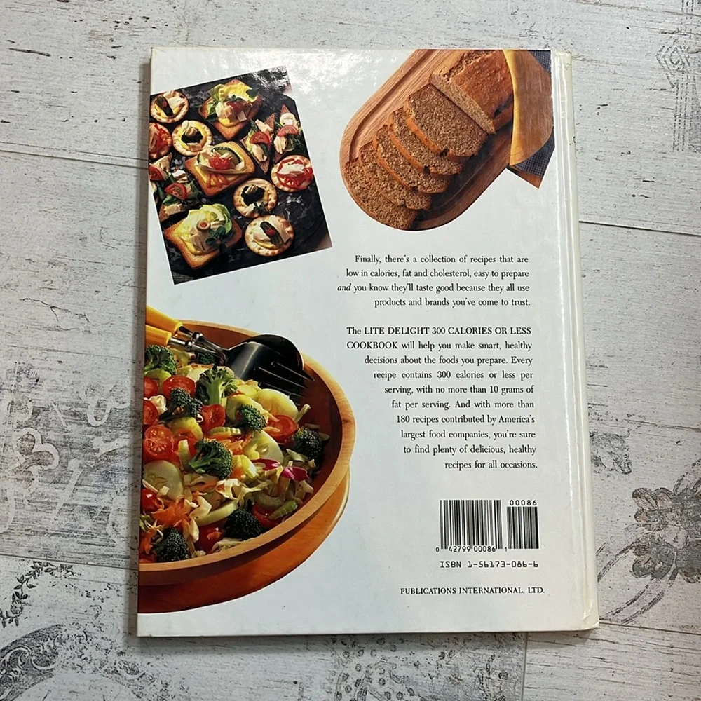 Lite Delight 300 Calorie or Less Cook Book Vintage 1990s